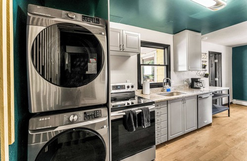 Dayton Triangle House | Game Night House with Eight Rooms