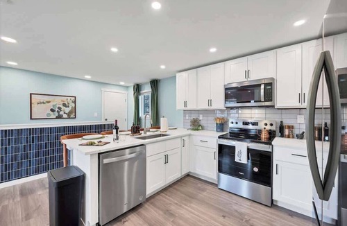 Dupont House | Game Room, Cinema & Fire Pit Backyard
