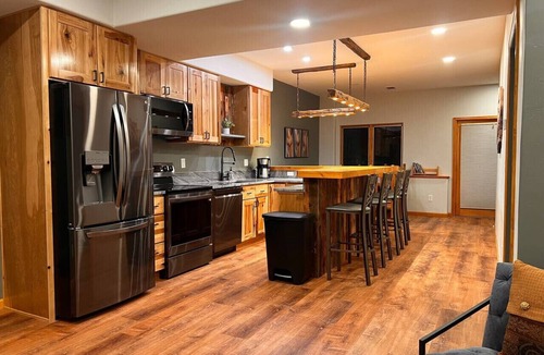 Gypsum House | Game Room, Hot Tub, Privacy, Vail to Glenwood