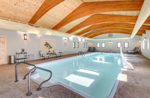 Craig Villa | Game Room, Media Room & Pool: Luxe Villa in Craig!