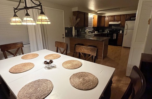 Orem House | Garden Estate at the base of the Mountains, sleeps 16, near BYU