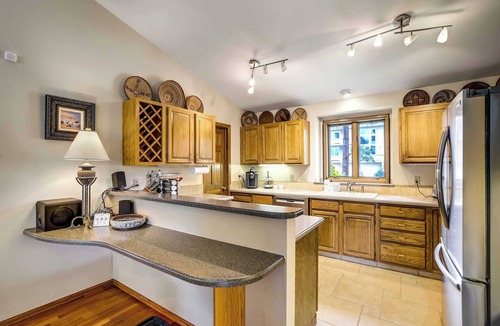 Mountain Shadows House | Garden Trails! Spacious Home by Garden of the Gods