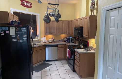 Gainesville House | Gator Alumni House with Private Backyard. 2 Miles From Campus & 1 Mile from I-75