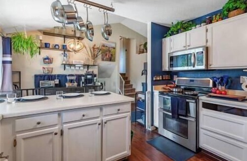 Parkborough House | GIGWiFi, 420 Garage Lounge, Streaming, Family Frndly