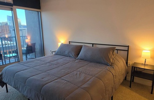 LoDo Condo | Glass House 21st Floor Condo with Amazing View