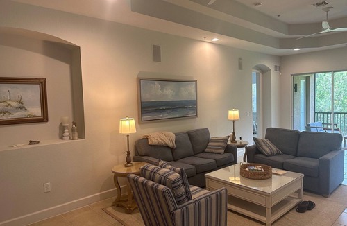 Naples Villa | Gorgeous 2nd Floor Unit in The Quarry, Minutes to downtown Naples and Mercato.