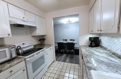 Southeast Colorado Springs Condo | Gorgeous mountain view! 2-bdrm 10th floor condo, 48ft balcony, sleeps 6