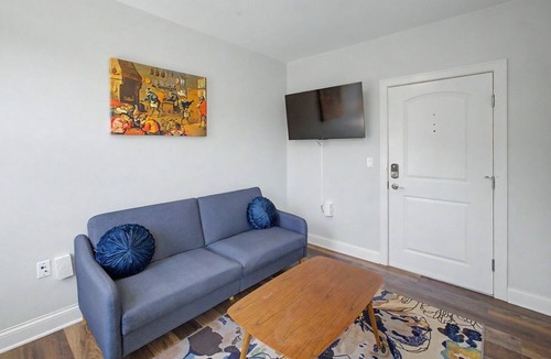Champaign Apartment | Gorgeous Studio at the Historic Inman - 200