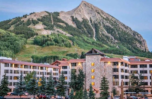 Mount Crested Butte Condo | Grand Lodge 322 — Studio Sleeps 4 | Walk to Lifts, Bus Stop, Pool & Hot Tub