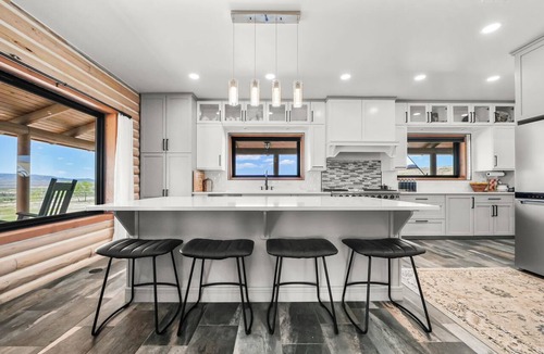 Mesa County Cabin | Great Divide Lodge - Luxury Colorado Country Retreat Near Grand Junction