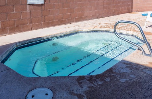 Moab South Valley House | GREAT RATES. Pool/Wifi/Hot Tub/Tennis/W&D/2-Car Garage. 1500 Sq.Ft