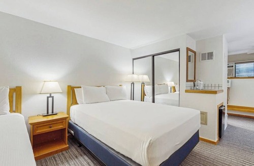 West End Cabin | Ground-floor room on Main St - pool & hot tub - walk to lifts, dog-friendly
