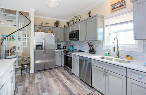 Cape San Blas House | Gulf & Bay View, Near Tradin' Post, Easy Beach Access ~ The Chill Inn