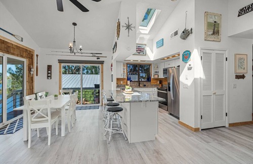 Spring Hill House | Gulf-Front Oasis | Stunning Sunsets + Nature Views & Peaceful Old Florida Charm