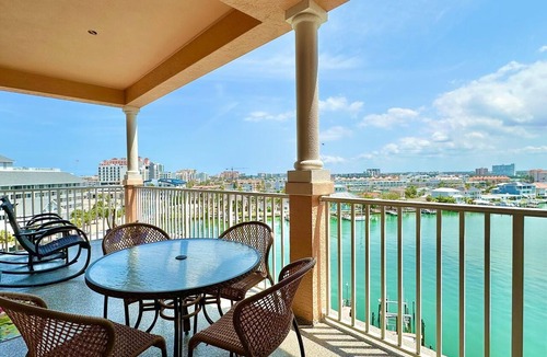 Clearwater Beach Condo | Harborview Grande 701 Stunning Bay Views