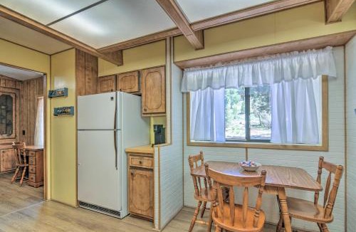 Mammoth Creek House | Hatch Retreat w/Deck, Grill & Creek Access!