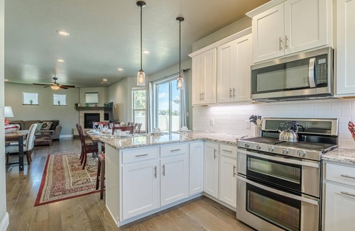 Fruita House | Hawk 3: Pet-Friendly w/Private Balcony