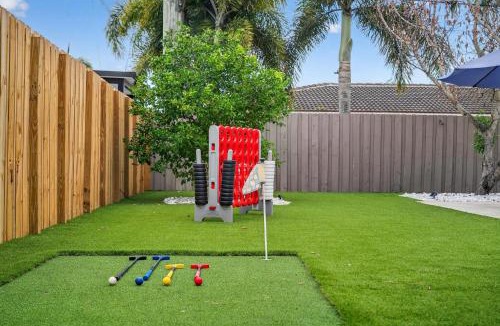 Imperial Point House | Heated Pool Villa with Mini Golf & Game Room Fort Lauderdale
