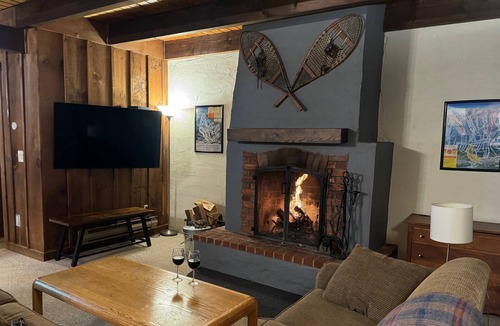 Killington Condo | Hemlock Ridge 2B: Charming two floor condo in the heart of Killington. Perfect!