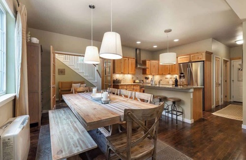 Quandary Village Cabin | Heuston Haus Summary: