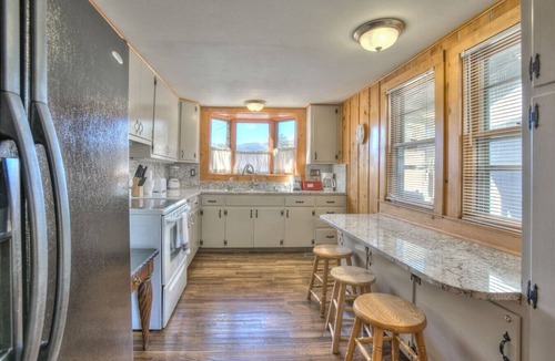Estes Park Cabin | High Drive- So Close to the RMNP Entrance less than 5 Minute Drive