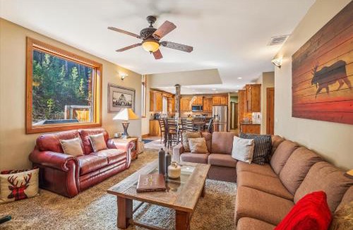 Breckenridge Heights House | High Point Lodge, Private Home, Cozy Patio Area and Hot Tub!