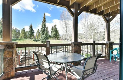 The Highlands Apartment | Highland Greens Retreat: Great Location, Near Shuttle Stops