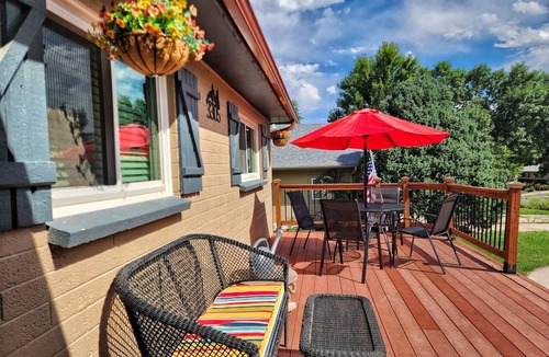 Pleasant Valley House | Hike into Garden of the Gods right from the house! Perfect for families!