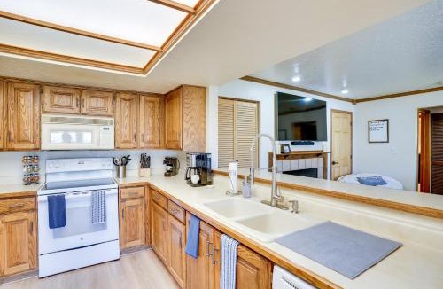 Brian Head House | Hiking & Explore: Brian Head Condo w/Indoor Pool!