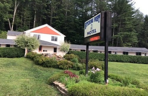 Cornwall Bridge Hotel | Hitching Post Motel