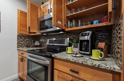 South Snyderville Basin House | Holiday Getaway - Centrally Located Park City Townhome with Private Hot Tub + Quail Meadows 23 (LT)
