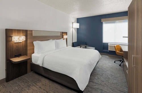 Greenwood Village Hotel | Holiday Inn Express and Suites Greenwood Village DTC by IHG