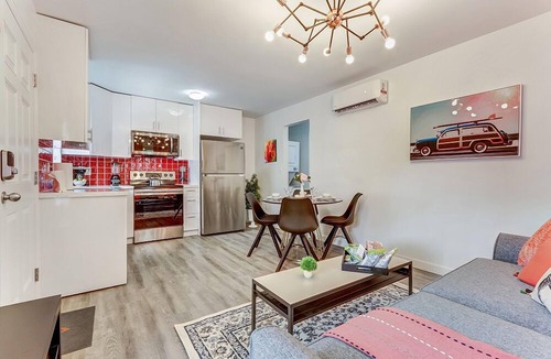 Highland Garden Apartment | Holly Rosa: Casita Near Beach & Gym Access