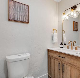 Manitou Springs Apartment | Homey Studio in Manitou Springs Walk Downtown