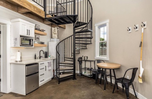 La Verkin Cabin | Honeymoon Silo Suite/Walk to Zion Hot Springs