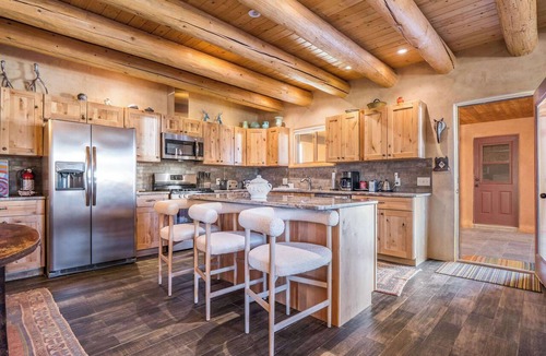 El Prado House | Hora Feliz - Mountain Views, Hot Tub & Game Room