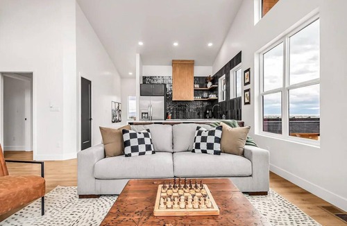 Loma House | Horsethief Hideout - Views, Hot Tub, Firepit Table, Trails Oasis