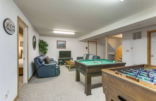 Glenwood Springs House | Hot Tub & Views! 8,000-Sq-Ft Glenwood Springs Gem
