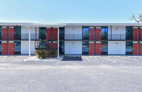Valdosta Hotel | Hotel O Valdosta GA I-75 near Mall-University