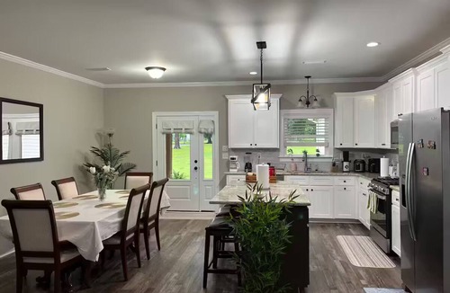 Morris House | House on Lake Eufaula with beach, kayak and jacuzzi in Abbeville, Eufaula Al.