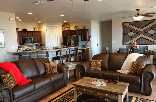 Greenehaven House | HOZHO: Pool, Hot Tub & Lake Powell Views - 125 dollar credit for 4th night!