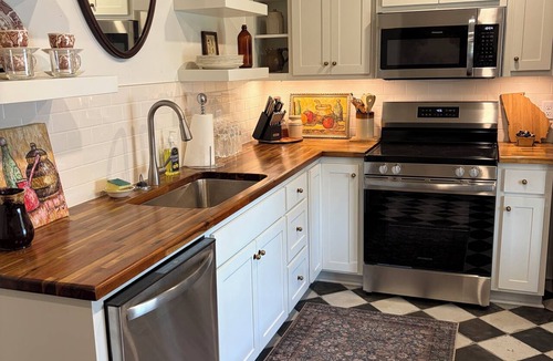 Bainbridge House | In the heart of downtown! 2 bed 2 bath beautifully restored historical home!