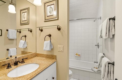 Downtown Hotel | Independence Square 213, Spacious Hotel Room with 2 Queen Beds, Wet Bar, and Sitting Area