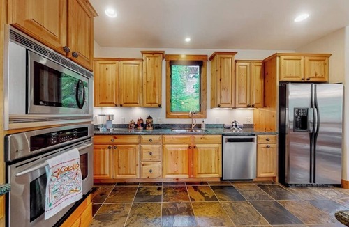 Crown Cabin | Inviting mountain cabin with skiing, fireplace, balcony, hot tub, & W/D
