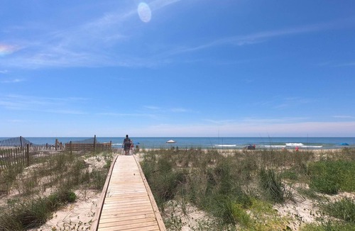East End Hotel | Island Suites - Beachfront, boutique hotel, walk to lighthouse, dining & more