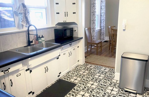 Colorado Springs House | Ivywild Bungalow ↠Close to Trails/Downtown/Shops↞