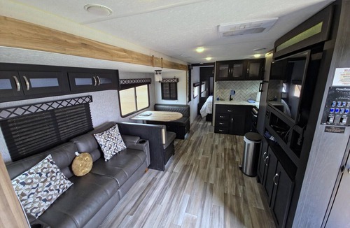 Penrose House | Jupiter Camper Suite - Family planet camper with bunk beds, sleeps six