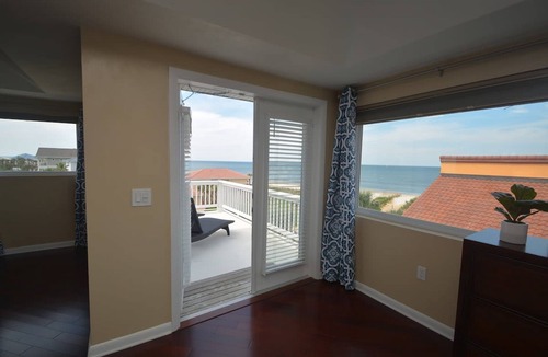 Marineland Acres House | Just Beachy A Luxury Retreat Sleeps 12 3 Levels With Elevator- Perfect for 1-3 Families