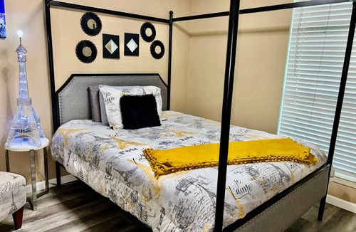 Katy House | Katy Hideaway - Charming 3 BDR
