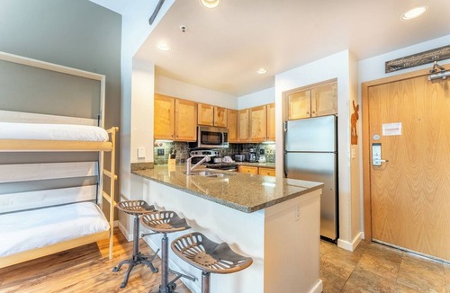 Lakeside Village Condo | Keystone Lake & Mountain Views from Private Patio & Easy Access to Activities